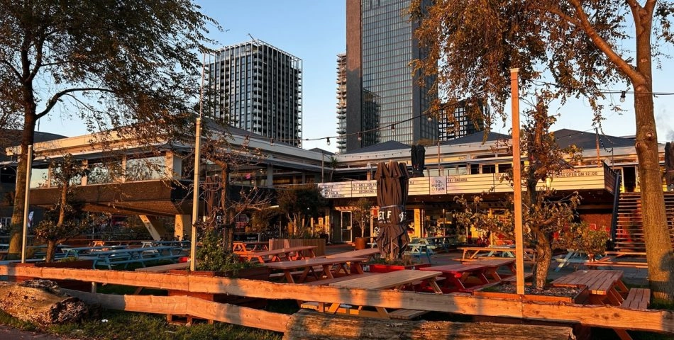 Tolhuistuin Terrace