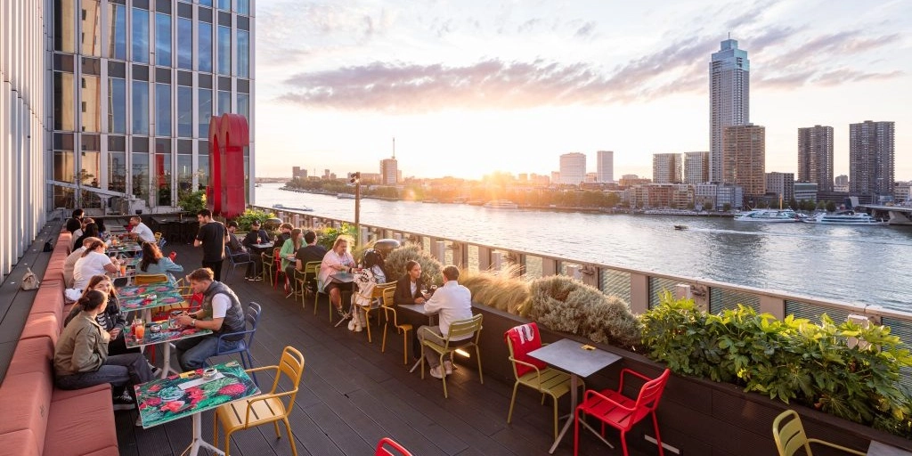 Top 5 Rotterdam Cafes With Outdoor Seating in the Sun
